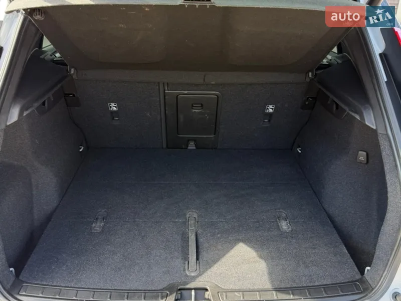 Volvo XC40 2020 VIN YV1XZEDVEM2470819 фото оголошення 18 з 39