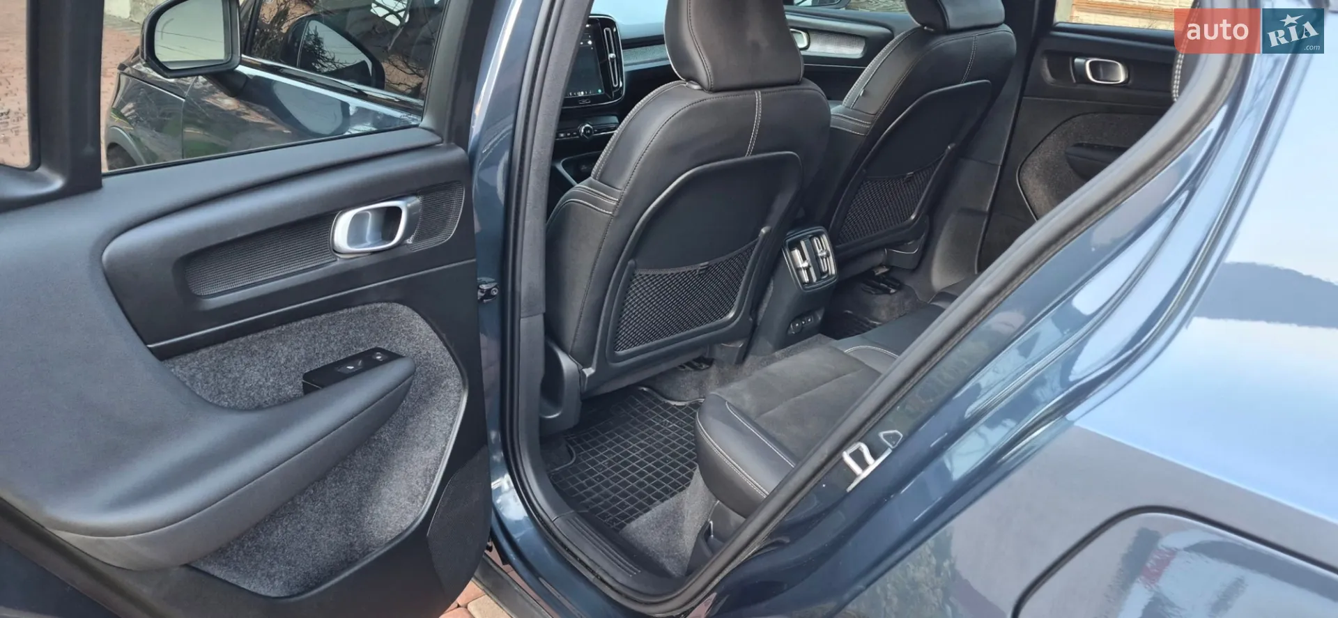 2022 Volvo XC40 - мініатюра 8
