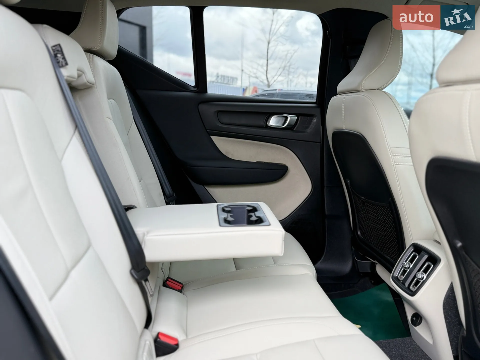 2024 Volvo XC40 - мініатюра 41