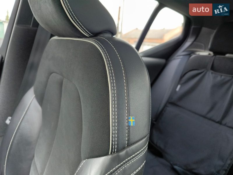 Позашляховик / Кросовер Volvo XC40 2021 в Лозовій