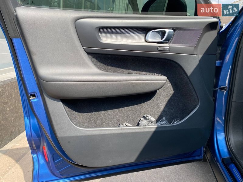 Внедорожник / Кроссовер Volvo XC40 2018 в Киеве фото 19 Внедорожник / Кроссовер Volvo XC40 2018 в Киеве