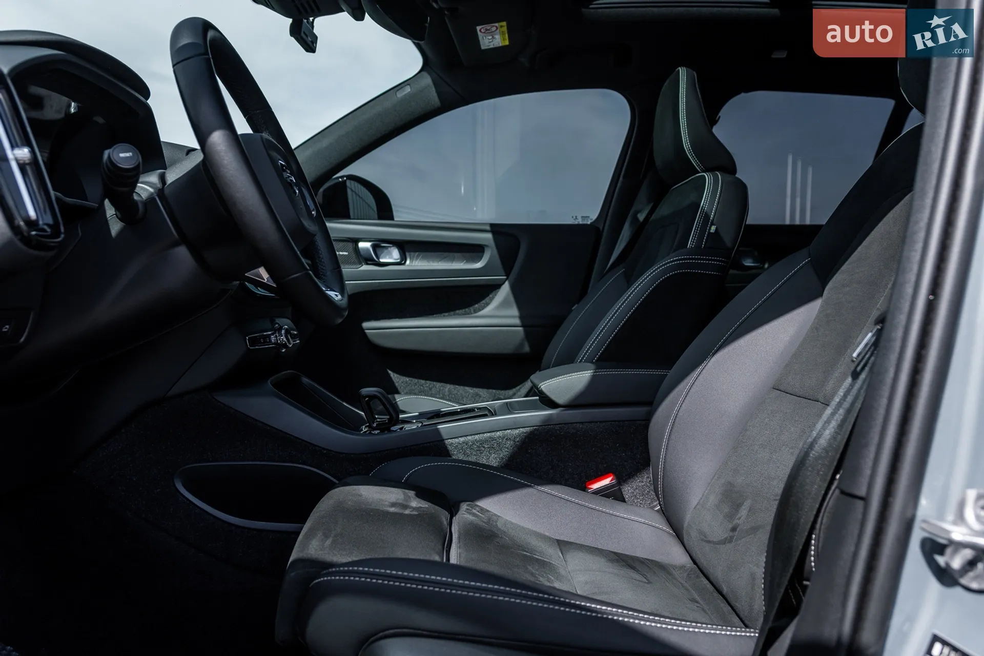 2022 Volvo XC40 - мініатюра 12