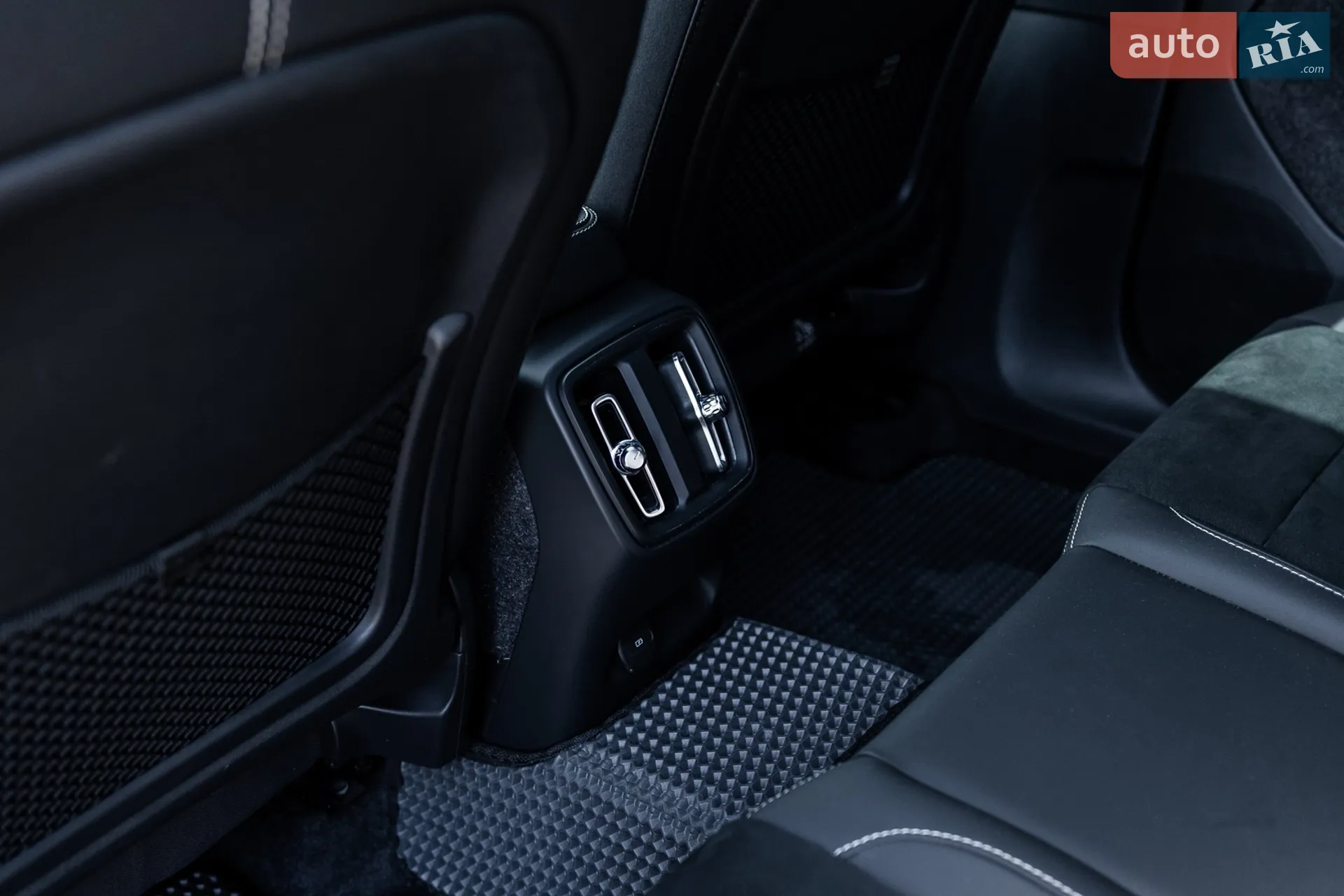 2022 Volvo XC40 - мініатюра 14