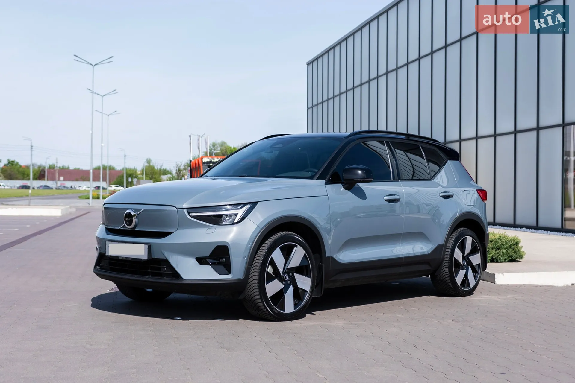 2022 Volvo XC40 - фото 1