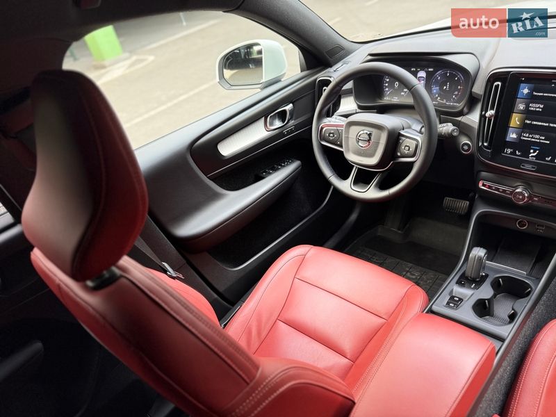 Позашляховик / Кросовер Volvo XC40 2020 в Києві