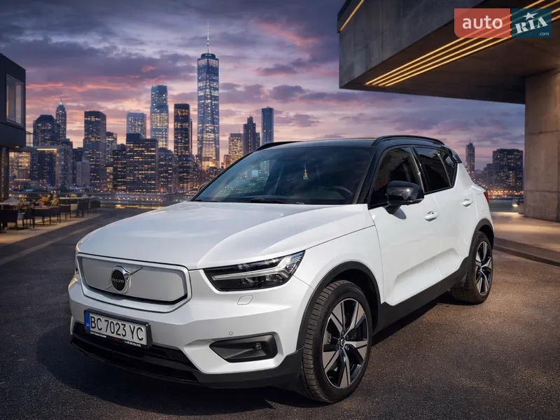 Volvo XC40 2020 VIN YV1XZEDVEM2470819 фото оголошення 2 з 39