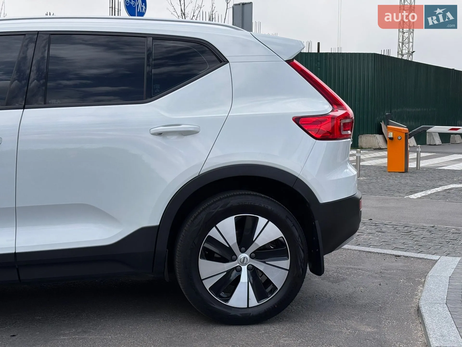 2020 Volvo XC40 - мініатюра 8