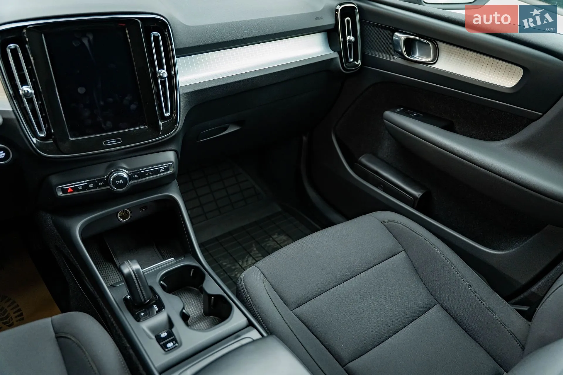 2020 Volvo XC40 - мініатюра 12