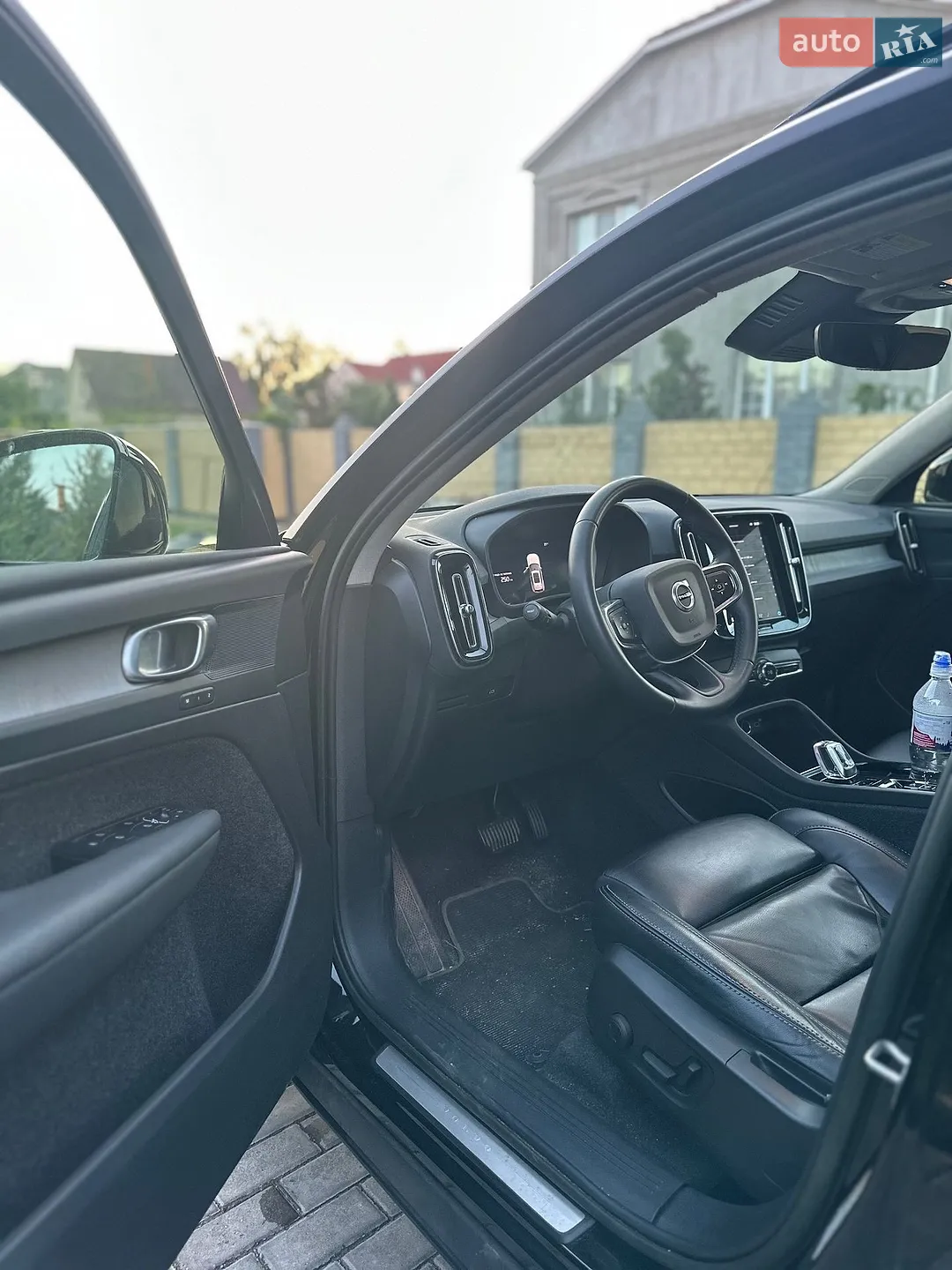 2023 Volvo XC40 - мініатюра 8
