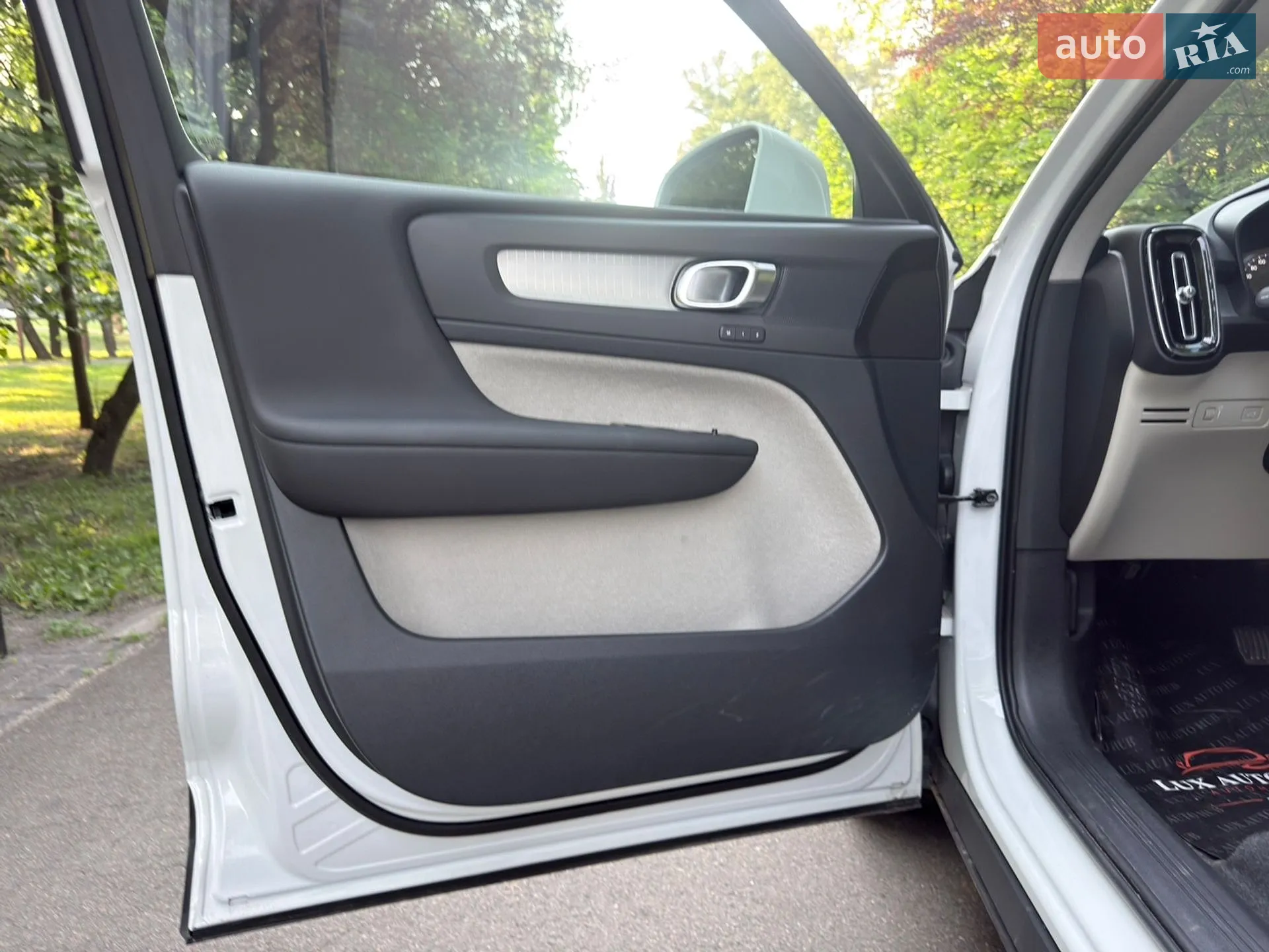 2020 Volvo XC40 - мініатюра 11