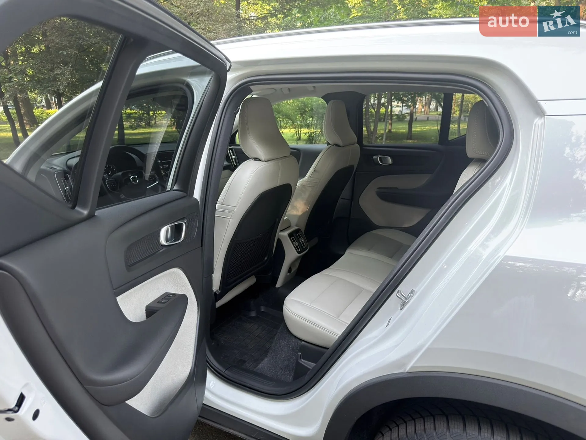 2020 Volvo XC40 - мініатюра 16