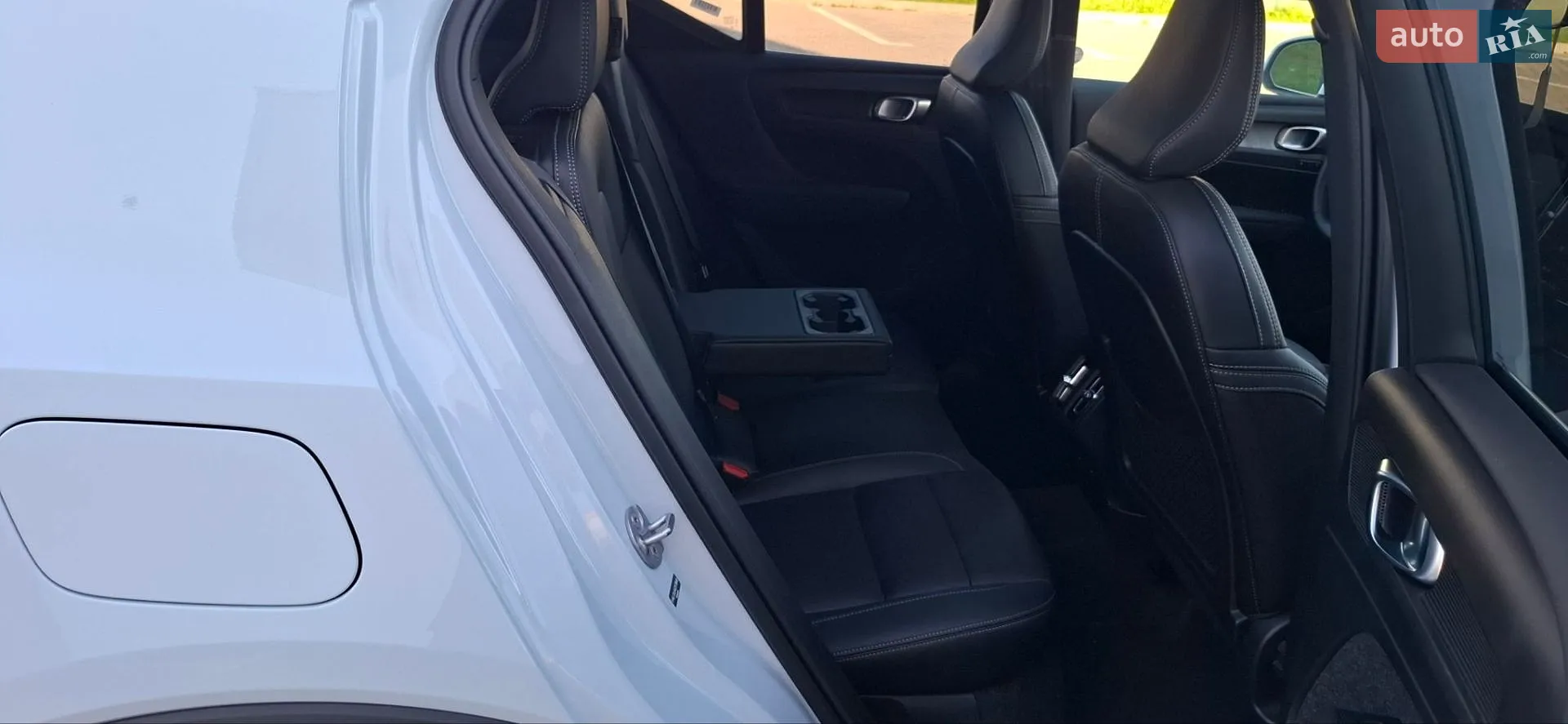 2025 Volvo XC40 - мініатюра 14
