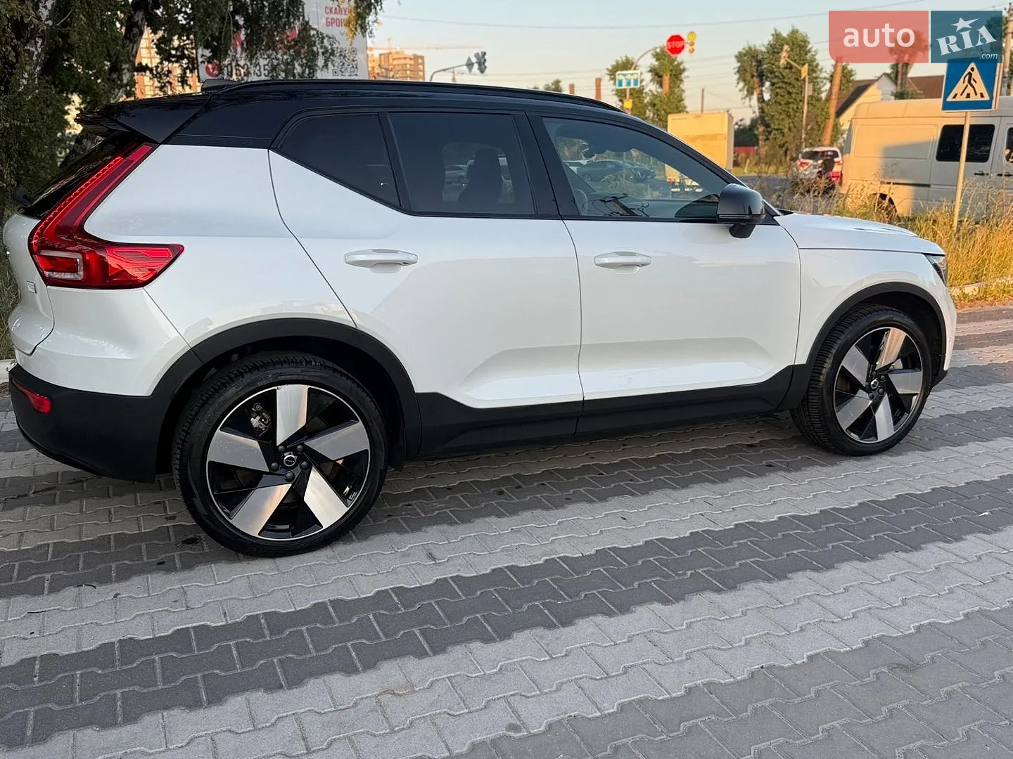 2023 Volvo XC40 - мініатюра 11