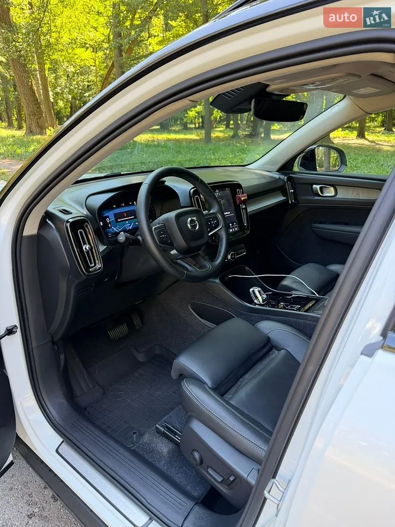 2025 Volvo XC40 - мініатюра 26