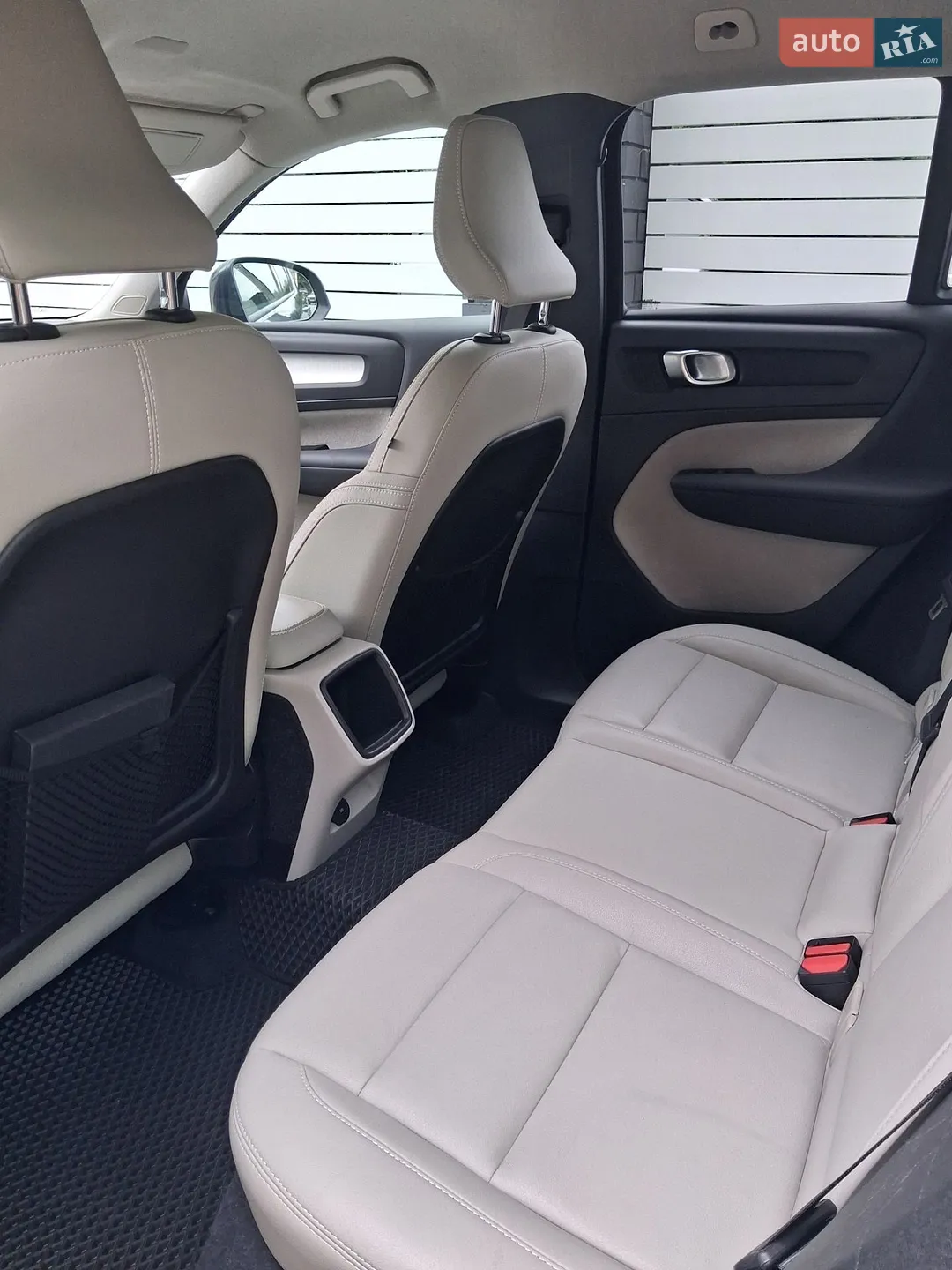 2021 Volvo XC40 - мініатюра 10