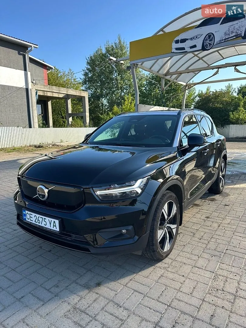 2022 Volvo XC40 - фото 1