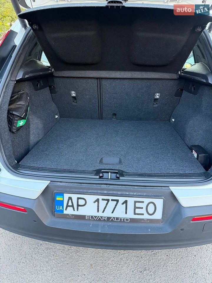 Позашляховик / Кросовер Volvo XC40 2019 в Харкові фото 8