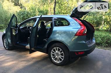 Внедорожник / Кроссовер Volvo XC60 2011 в Чернигове