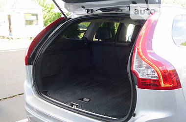 Позашляховик / Кросовер Volvo XC60 2014 в 