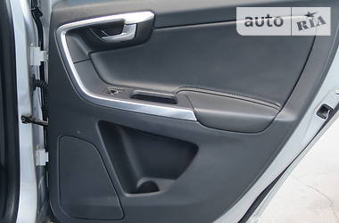 Позашляховик / Кросовер Volvo XC60 2014 в 