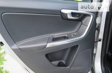 Позашляховик / Кросовер Volvo XC60 2014 в 