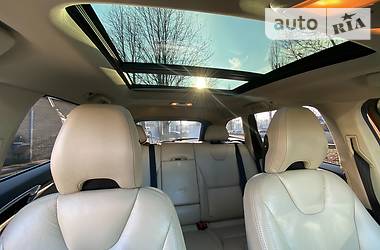 Позашляховик / Кросовер Volvo XC60 2012 в 