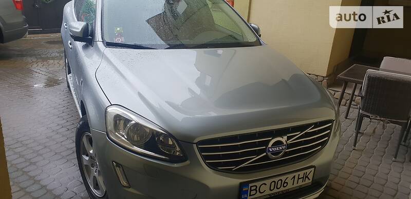 Позашляховик / Кросовер Volvo XC60 2012 в 