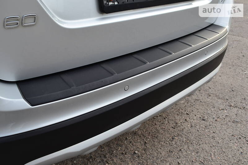 Позашляховик / Кросовер Volvo XC60 2011 в Луцьку