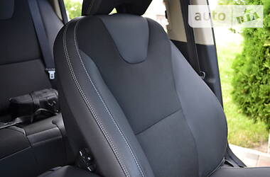 Позашляховик / Кросовер Volvo XC60 2011 в 