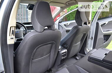 Позашляховик / Кросовер Volvo XC60 2011 в 
