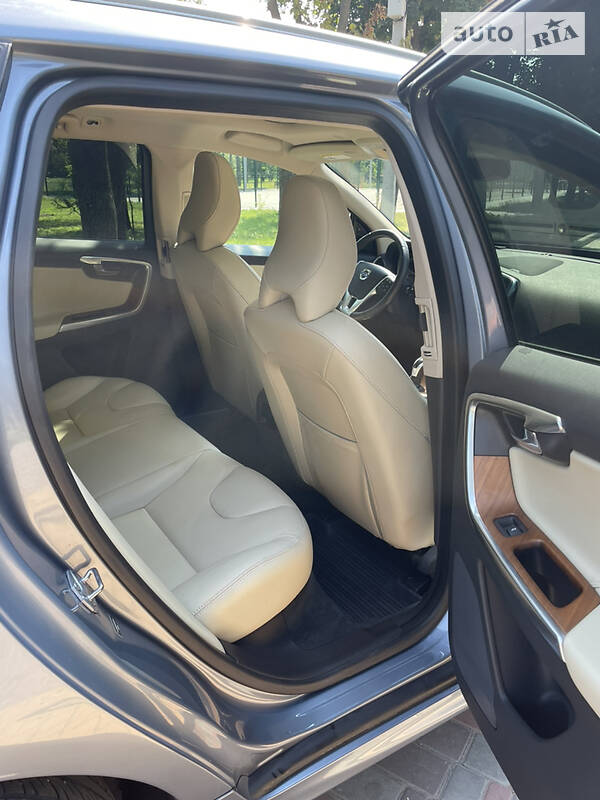 Внедорожник / Кроссовер Volvo XC60 2016 в Кропивницком