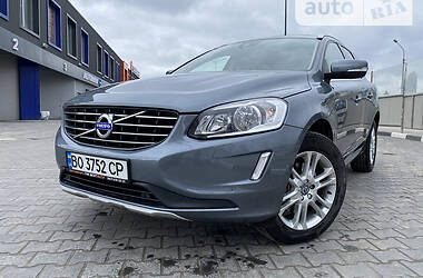 Внедорожник / Кроссовер Volvo XC60 2015 в 