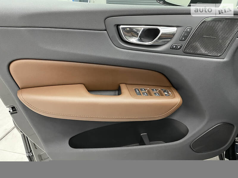 Внедорожник / Кроссовер Volvo XC60 2019 в Днепре фото 16 Внедорожник / Кроссовер Volvo XC60 2019 в Днепре