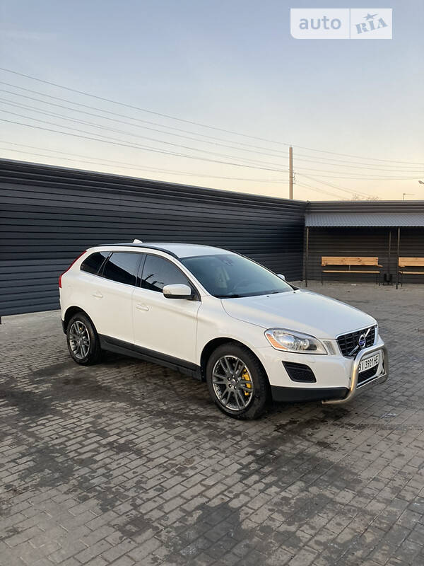 Позашляховик / Кросовер Volvo XC60 2010 в Миргороді