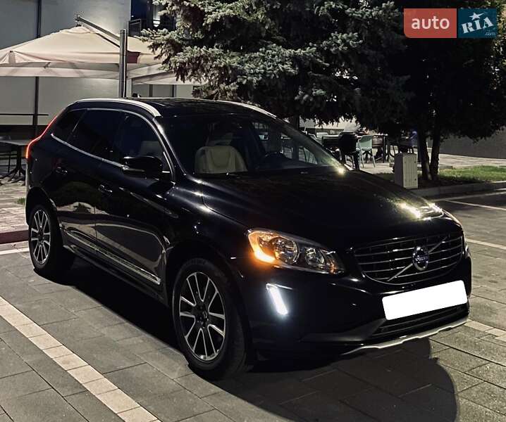 Внедорожник / Кроссовер Volvo XC60 2014 в 