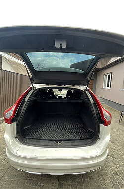 Внедорожник / Кроссовер Volvo XC60 2016 в 