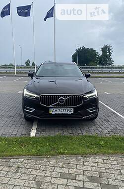 Внедорожник / Кроссовер Volvo XC60 2017 в Киеве