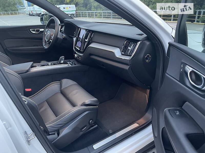 Внедорожник / Кроссовер Volvo XC60 2021 в Одессе