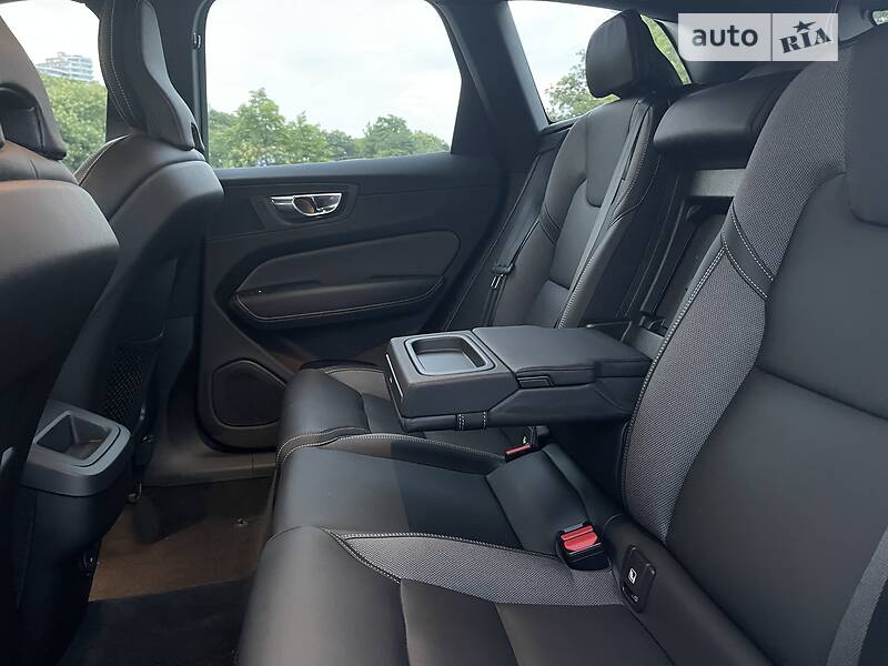 Внедорожник / Кроссовер Volvo XC60 2021 в Одессе