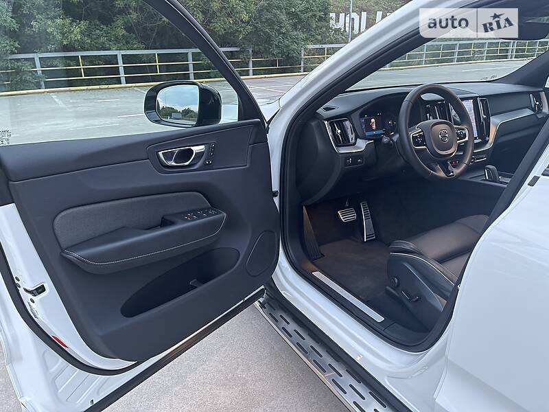 Внедорожник / Кроссовер Volvo XC60 2021 в Одессе