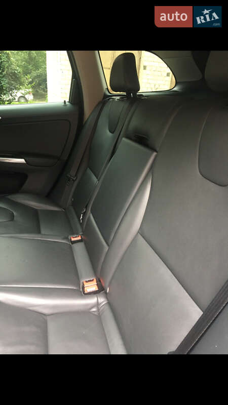 Внедорожник / Кроссовер Volvo XC60 2014 в Знаменке
