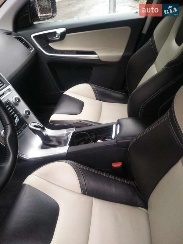Внедорожник / Кроссовер Volvo XC60 2016 в Харькове фото 5 Внедорожник / Кроссовер Volvo XC60 2016 в Харькове