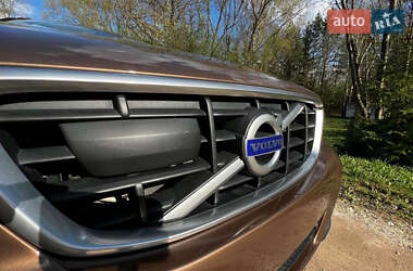 Внедорожник / Кроссовер Volvo XC60 2010 в 