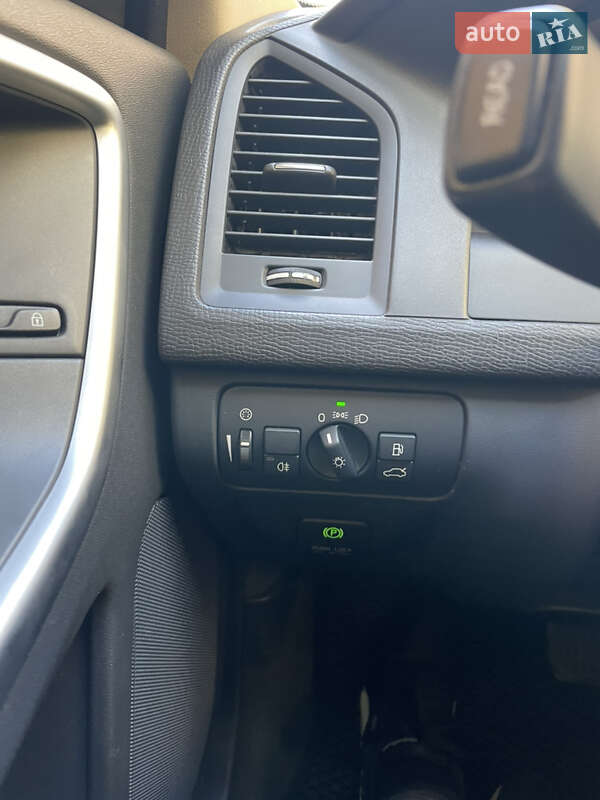 Внедорожник / Кроссовер Volvo XC60 2011 в Ивано-Франковске фото 12 Внедорожник / Кроссовер Volvo XC60 2011 в Ивано-Франковске