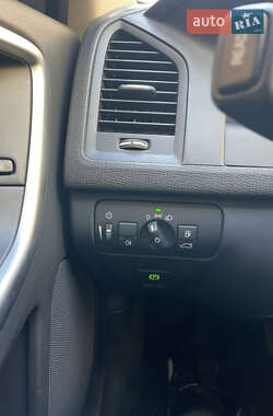 Внедорожник / Кроссовер Volvo XC60 2011 в 