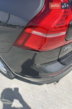 Внедорожник / Кроссовер Volvo XC60 2018 в 