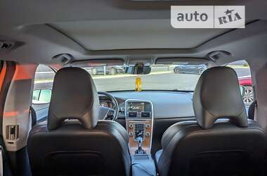 Внедорожник / Кроссовер Volvo XC60 2016 в 