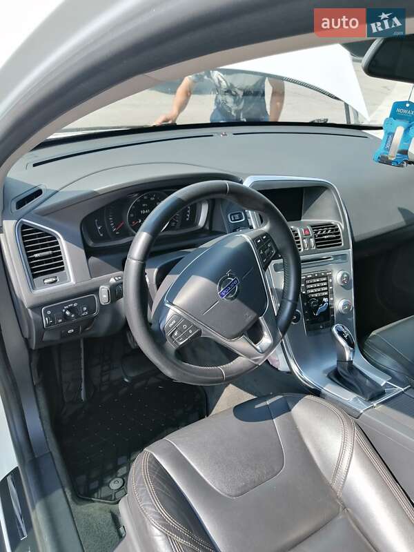 Внедорожник / Кроссовер Volvo XC60 2017 в Белой Церкви