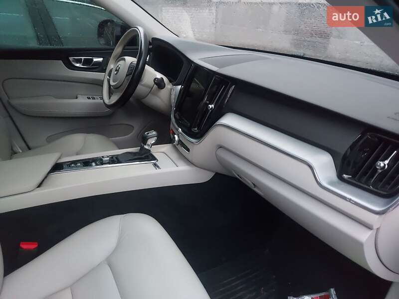Внедорожник / Кроссовер Volvo XC60 2018 в Днепре фото 10 Внедорожник / Кроссовер Volvo XC60 2018 в Днепре