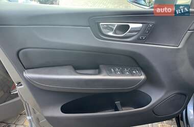 Внедорожник / Кроссовер Volvo XC60 2017 в 